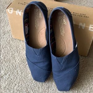 Toms